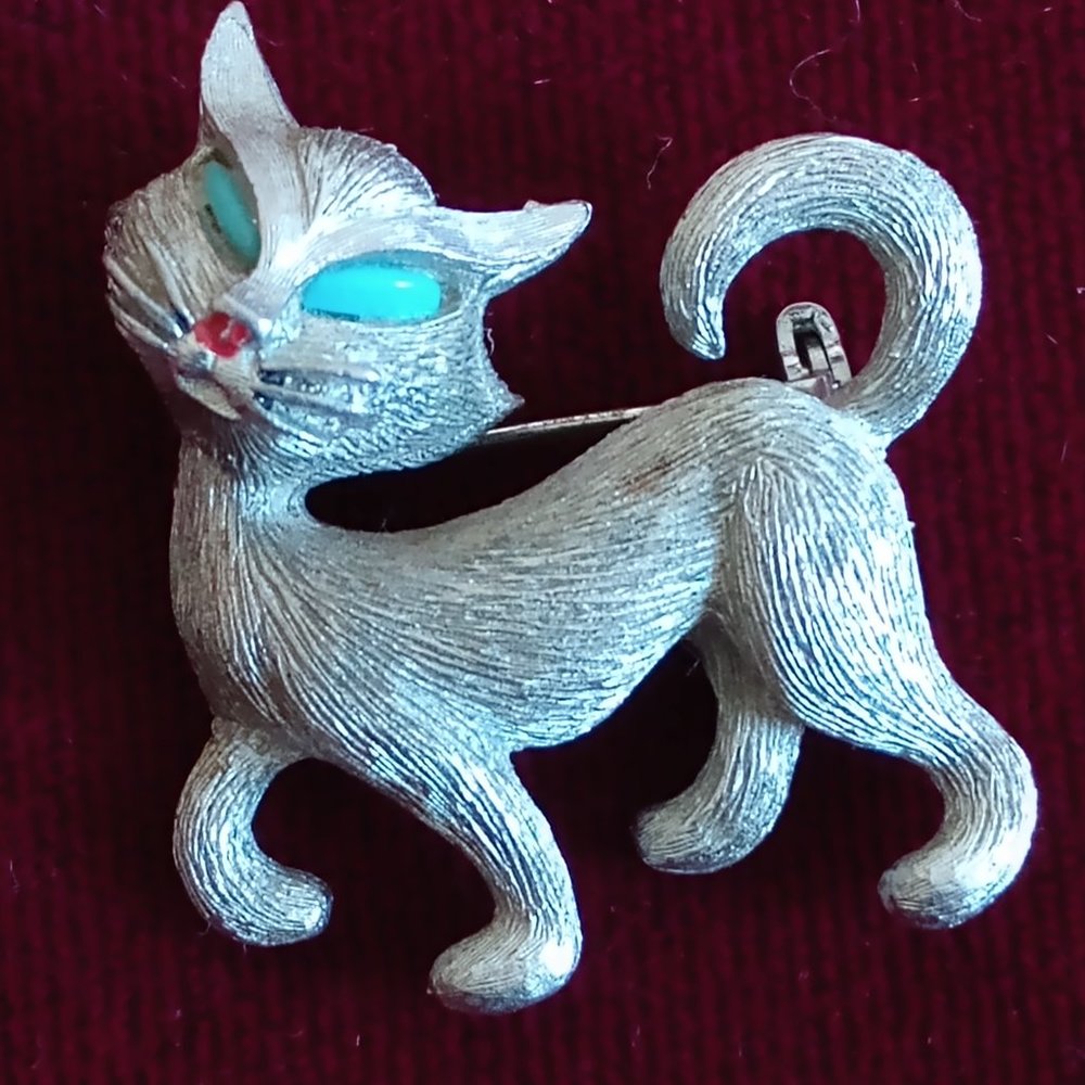 Vintage  Siamese cat  pin. J J